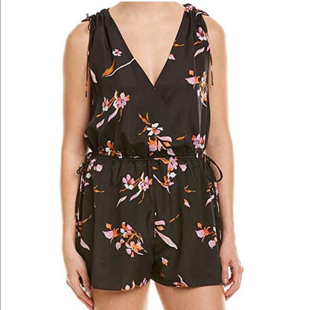 New Joie romper Sz L